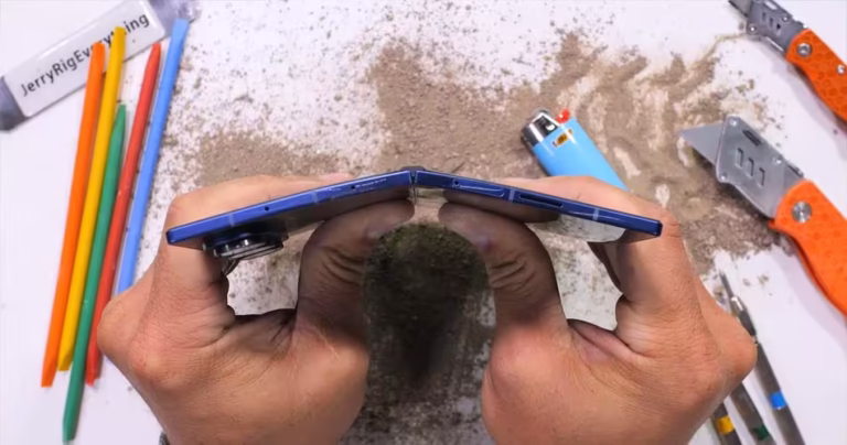 Galaxy Z Fold7 Durability Test: Samsung’s Foldable Survives Scratches, Dust & Bends Like a Champ
