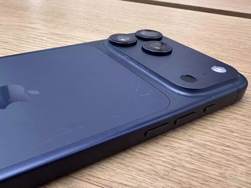 Iphone 17 Pro Scratches